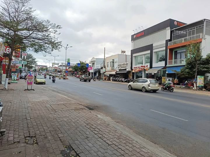 Nhà mặt tiền Lê Duẩn, Buôn Ma Thuột 175m² giá chỉ 10.5 tỷ - Cơ hội đầu tư hấp dẫn!