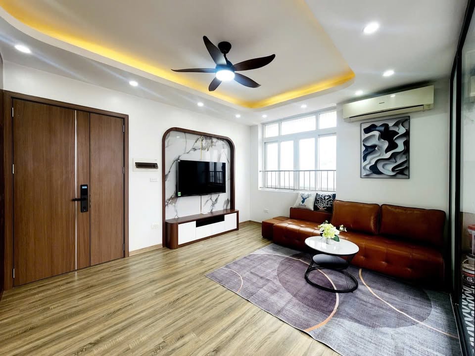 Căn hộ chung cư Cầu Tiên Hoàng Mai 90m² giá 7.35 tỷ - Sổ đỏ chính chủ trao tay!