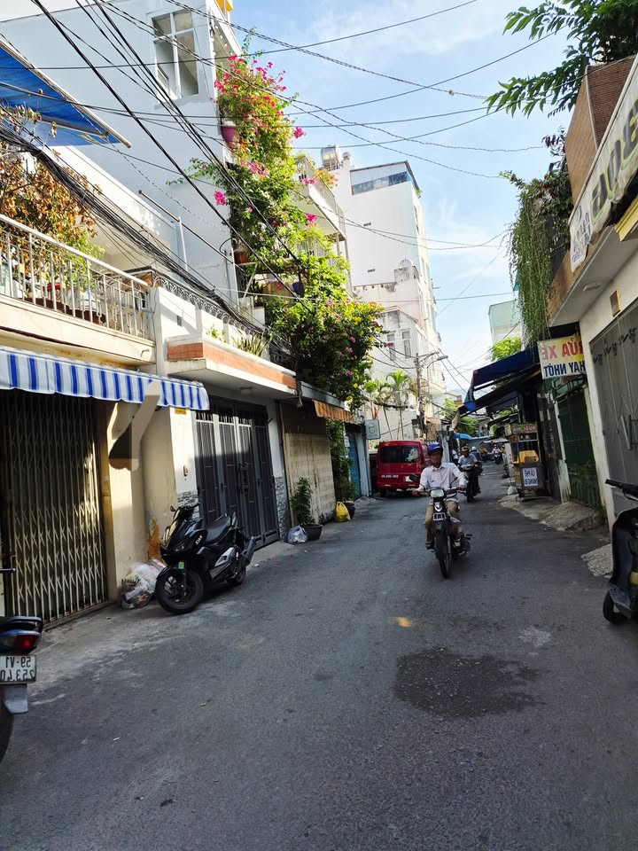 Bán gấp nhà hẻm xe hơi Bình Thạnh 105m² chỉ 12 tỷ - Tiềm năng xây dựng CHDV 6 tầng!