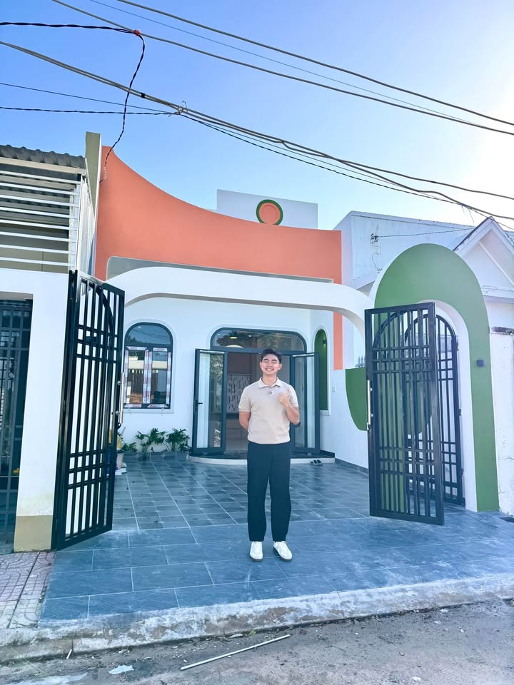 Nhà mới Phong Nẫm - KDC Đan Chi 100m² giá 1.45 tỷ - Đầy đủ nội thất, sẵn sàng ở ngay!