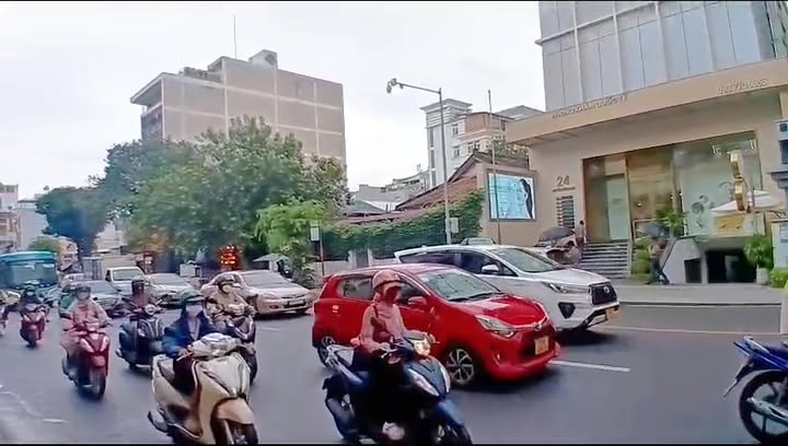 Bán nhà mặt tiền Đông Du Quận 1 186m² giá 330 tỷ - Đầu tư hấp dẫn!