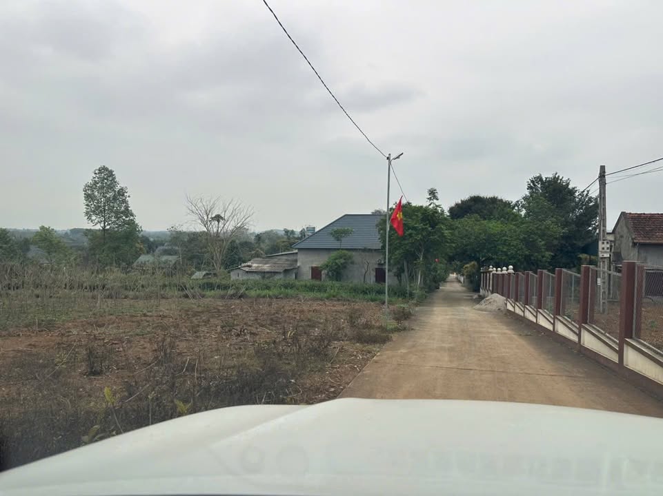 Đất Ba Trại, Ba Vì 360m² giá 2 tỷ - Sổ đỏ chính chủ, ô tô vào tận nơi!