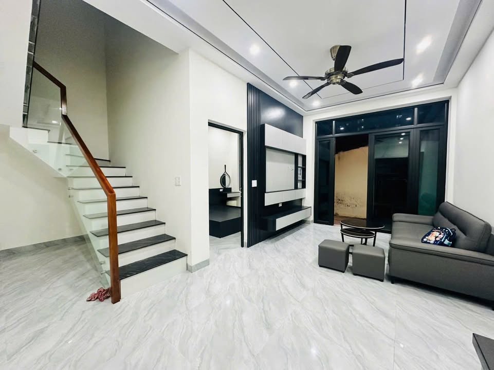 Nhà 2 tầng đẹp tại Bến Thủy 53m² giá 3 tỷ - Full nội thất chỉ việc vào ở!