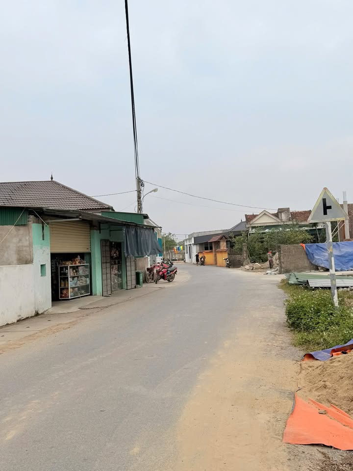 Đất nền Nghi Trung 116.9m² giá chỉ 1.3 tỷ - Gần trường học, khu dân cư đông đúc!