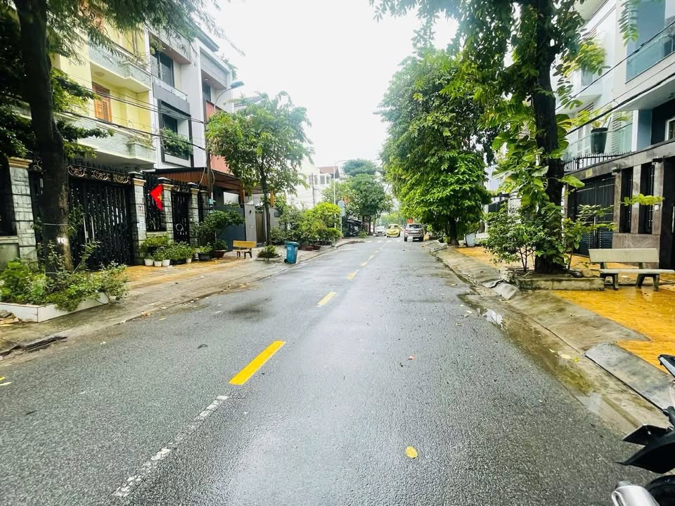 Bán biệt thự đường số 6, Trung Sơn, 200m² giá 35 tỷ - Tiện ích đầy đủ, kết nối thuận lợi!