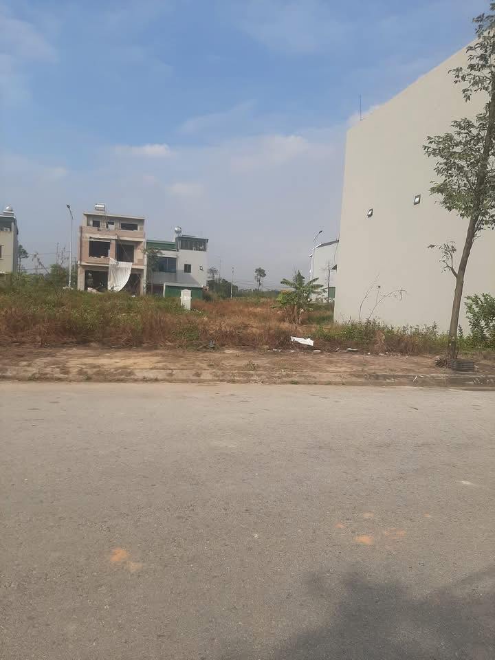 Đất nền Chí Linh Hải Dương 90m² giá 1.5 tỷ - Phong thuỷ tốt, cạnh sân bóng