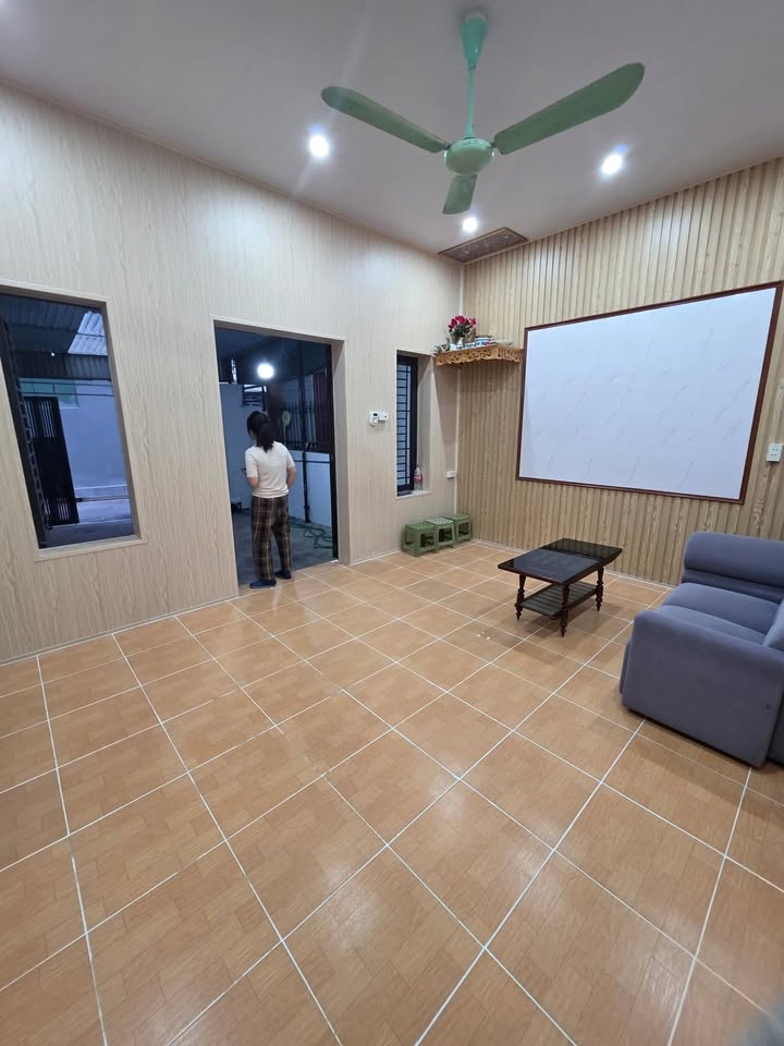 Nhà 4 tầng Tình Quang, Giang Biên 34m² giá 4.39 tỷ - Nhà mới vào ở ngay!