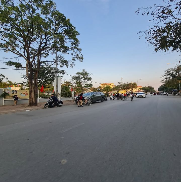 Đất Trâu Quỳ, Gia Lâm 55m² giá 9 tỷ - Sổ đỏ chính chủ, ô tô vào tận nhà!