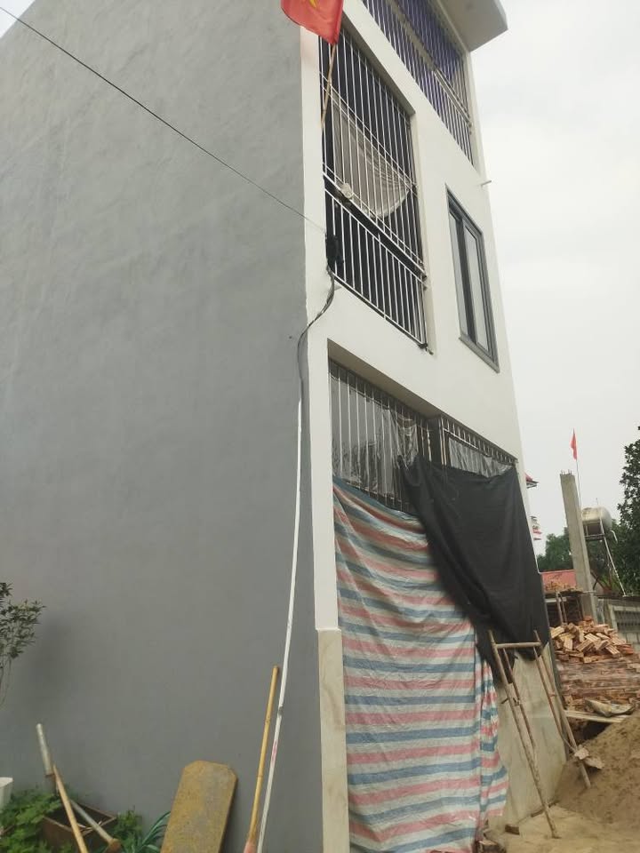 Bán đất tặng nhà 3 tầng mới xây 58.5m² giá 2 tỷ - Đầu tư sinh lời cao!