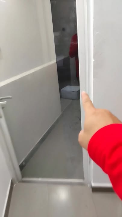 Nhà cho thuê mặt tiền Đề Thám quận 1 - Kinh doanh tốt, 2 phòng ngủ