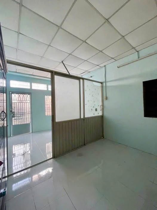 Nhà phố 2 tầng đường Trường Chinh, Tân Bình 25m² giá 3.7 tỷ - Vị trí đắc địa, tiện ích đầy đủ!