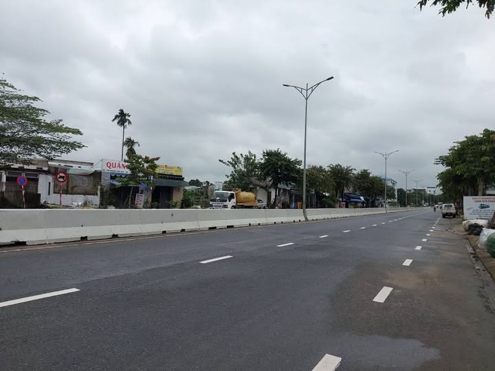 Đất nền mặt tiền đường Hoàng Văn Thái 112m² giá 4.7 tỷ - Cơ hội đầu tư hấp dẫn!