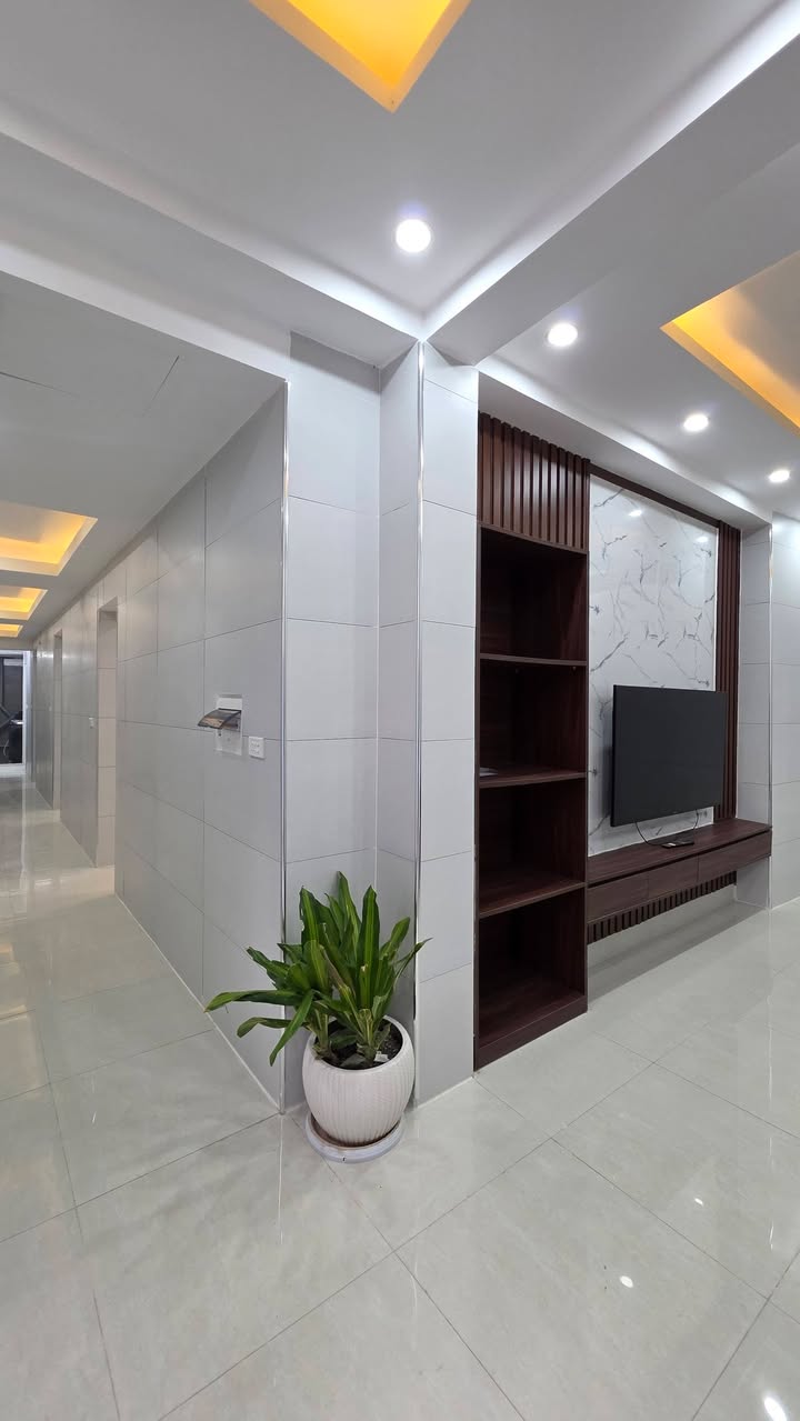 Căn hộ Lý Văn Phức, quận 1, 120m² giá 6.3 tỷ - Tiện ích vô vàn, Sổ đỏ chính chủ!
