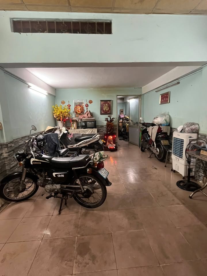 Nhà phố Thái Phiên Quận 11 42.9m² giá 6 tỷ - Hẻm thông thoáng, tiện xây mới!