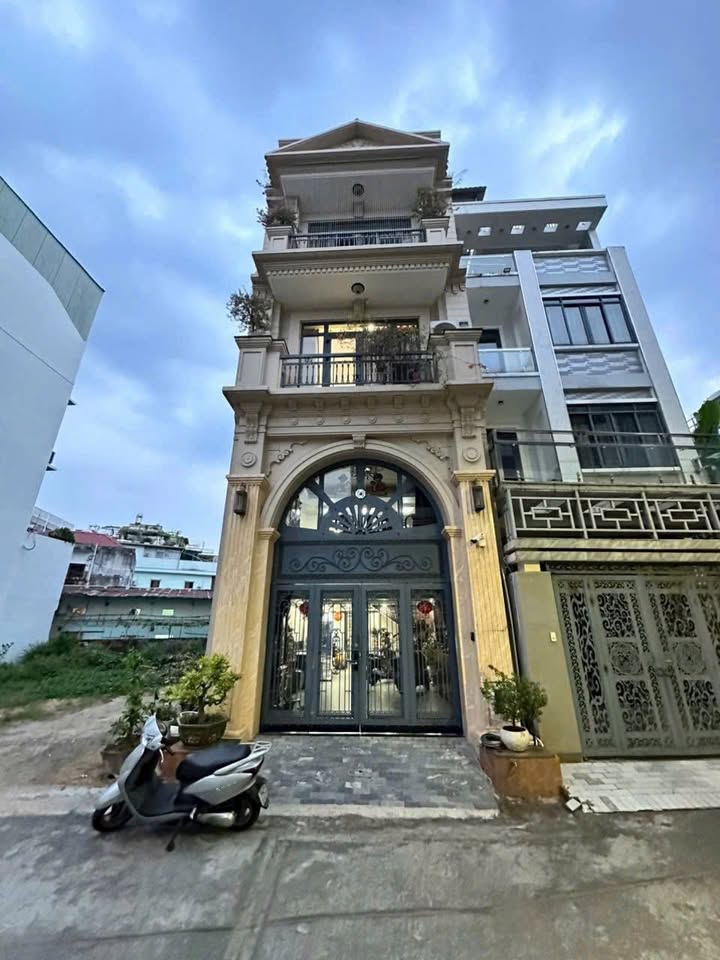 Đất 2 mặt tiền Nguyễn Văn Hưởng, Thảo Điền, 300m² giá 75 tỷ - Tiềm năng đầu tư hấp dẫn!