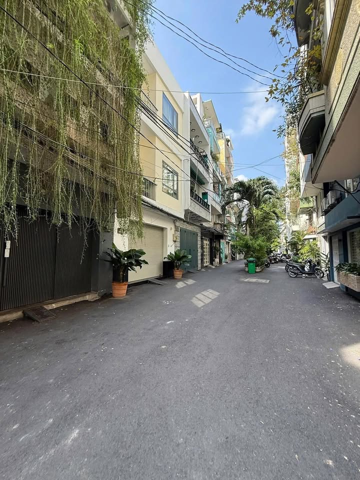 Bán nhà mặt tiền Huỳnh Văn Bánh, Phú Nhuận 62.5m² - Phong thủy đẹp, thiết kế tối ưu!