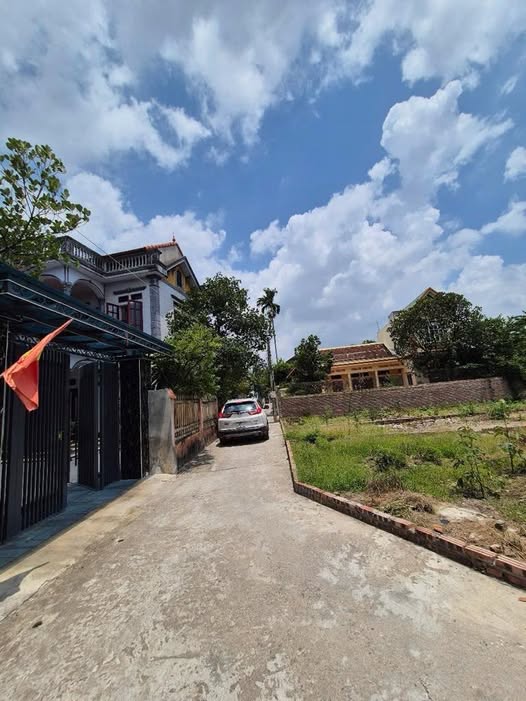 Đất Việt Hưng Long Biên 52m² giá 7 tỷ - Ô tô đỗ cửa, gần phố!