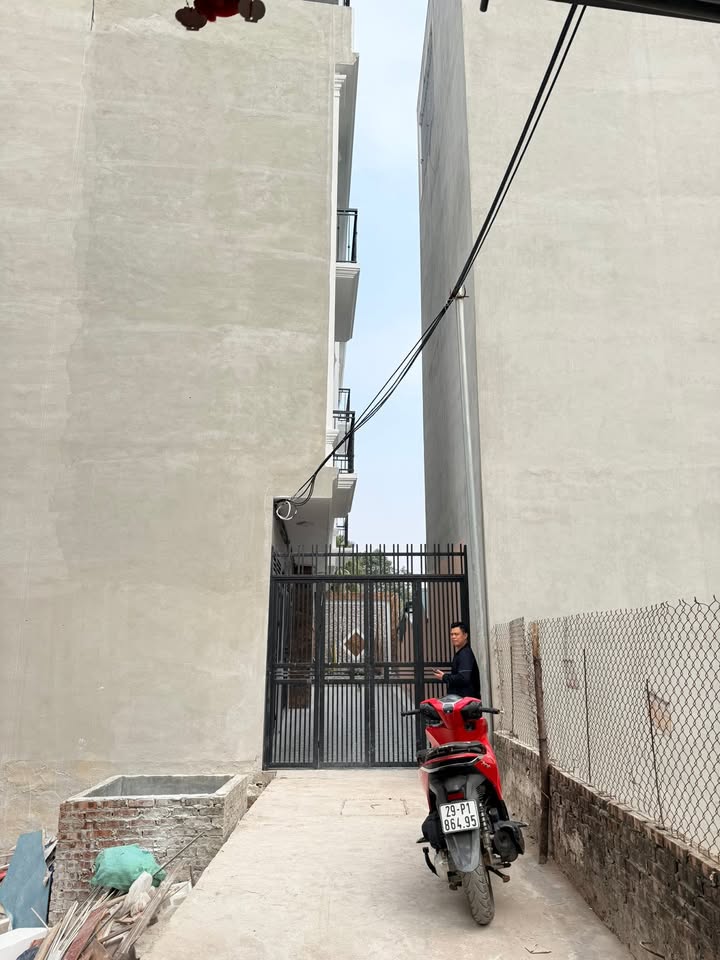 Nhà mới xây tại Thôn Quyết Tiến, Hoài Đức, 41m² giá 4 tỷ - Sổ đỏ sẵn sang tên ngay!