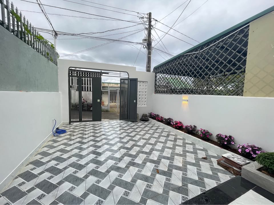 Nhà đẹp hẻm 90 Mạc Đỉnh Chi, Bảo Lộc 110m² giá 3.25 tỷ - Sẵn sàng vào ở!