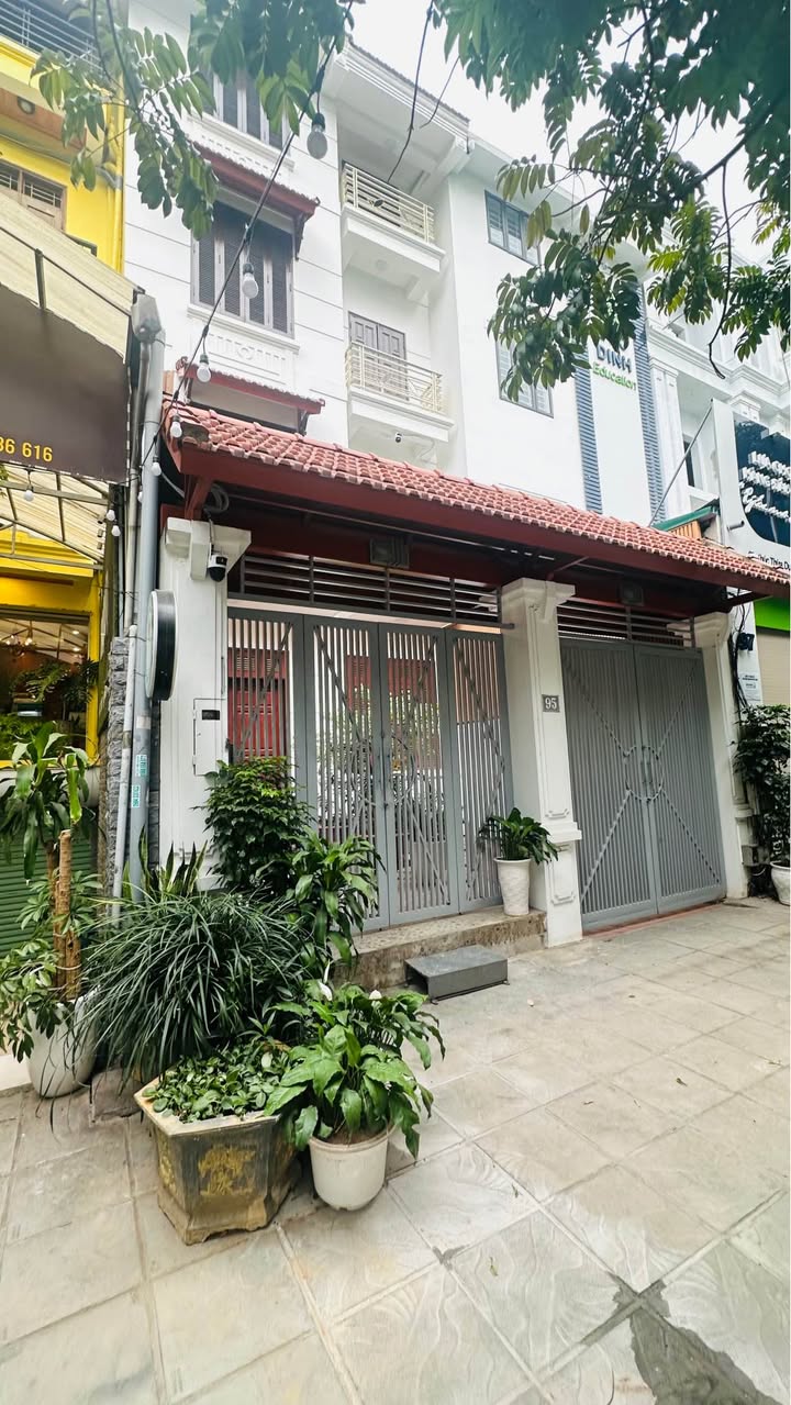 Nhà mặt phố Nguyễn Bá Khoản, Cầu Giấy 84m² giá 40 tỷ - Kinh doanh đắc địa!