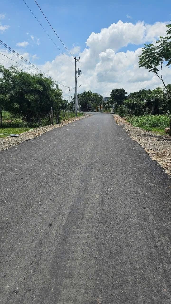 Đất ở đô thị Đức Hòa Long An 180m² giá 2.1 tỷ - Tiện kinh doanh, buôn bán!