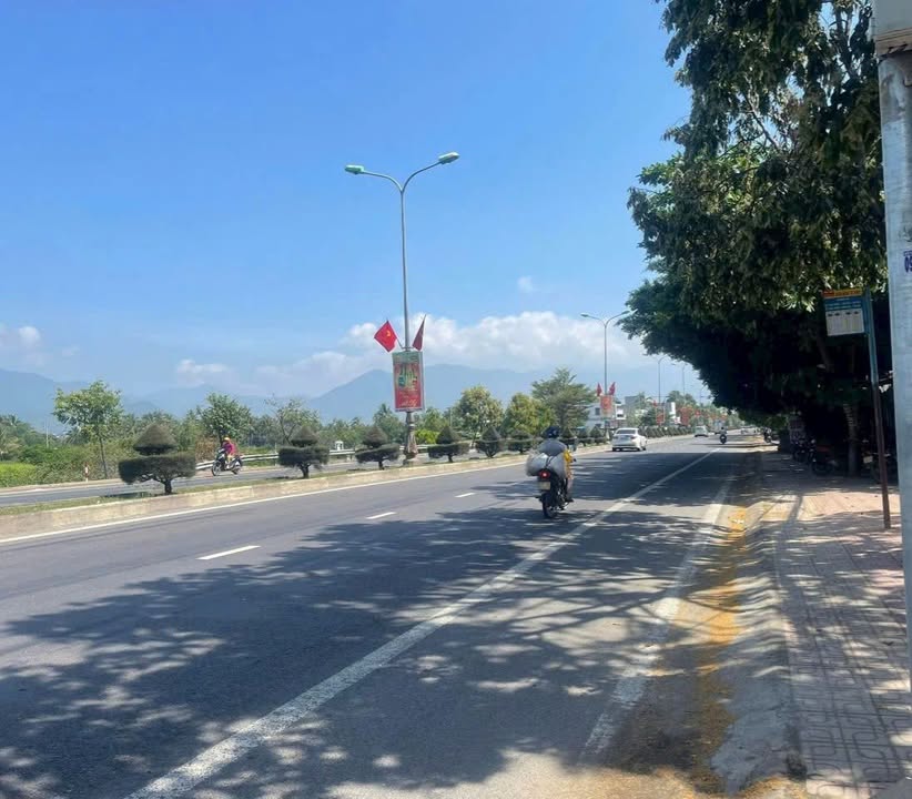 Nhà mặt tiền Hùng Vương, Vạn Giã, 180m² - Giá thỏa thuận hấp dẫn!