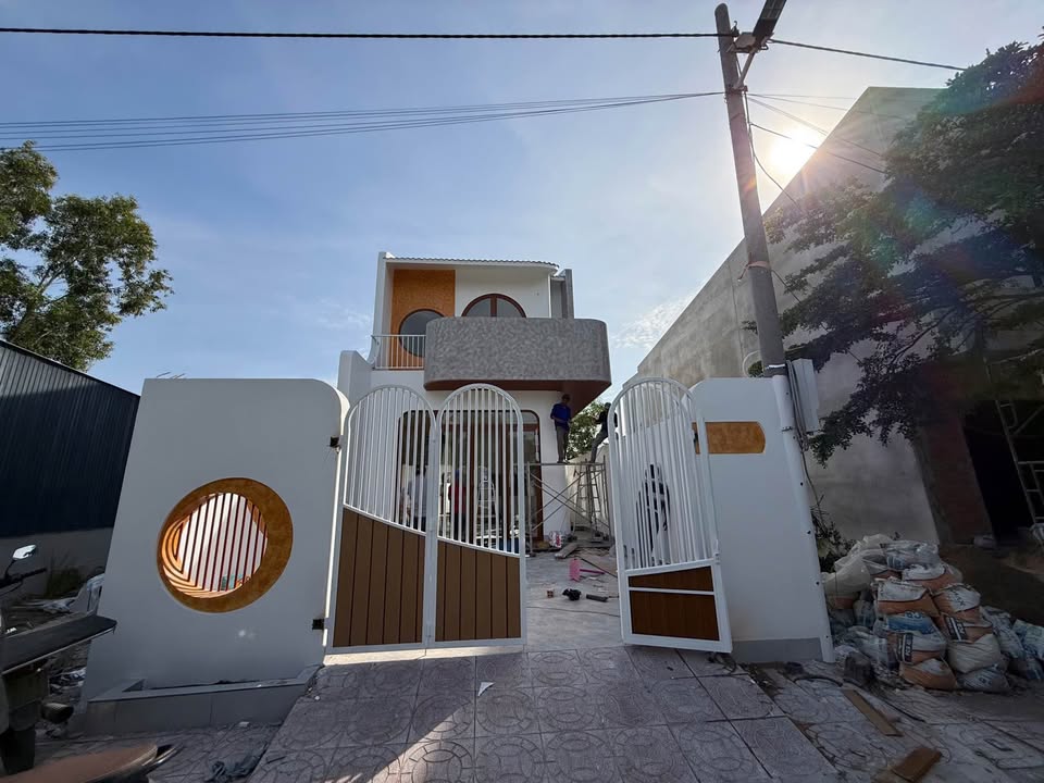 Nhà khu Kim Cương - Tân Hạnh - 120m² giá 2.69 tỷ - Thiết kế hiện đại, đầy đủ nội thất!