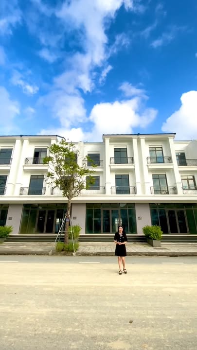 Shophouse 3 tầng Vinh Heritage 140m² giá 9 tỷ - Đối diện công viên xanh!