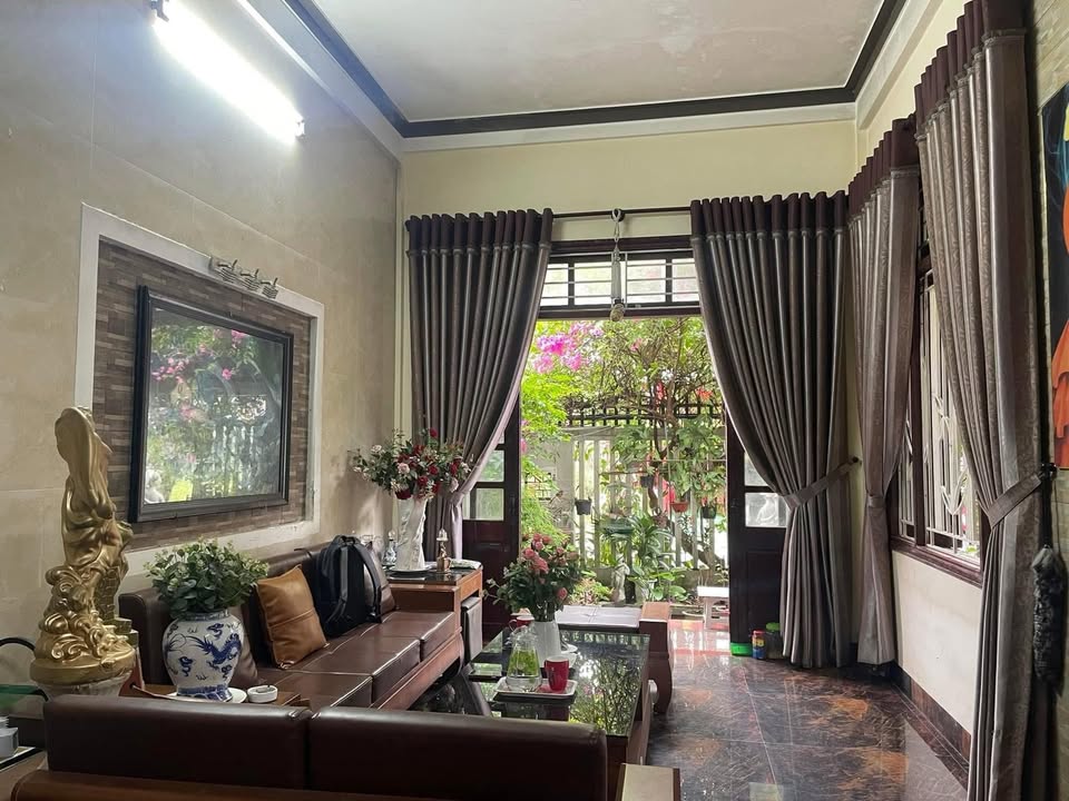 Nhà 3 tầng mặt tiền đường Trần Quý Kiên, phường Xuân Phú, 117m² giá 7 tỷ - Không thể bỏ lỡ!