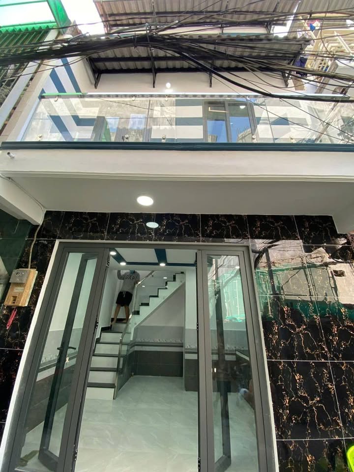 Nhà 2 Lầu hẻm 65 Mai Văn Vĩnh 17m² giá 1.49 tỷ - Gần trung tâm Q7 thuận tiện di chuyển!