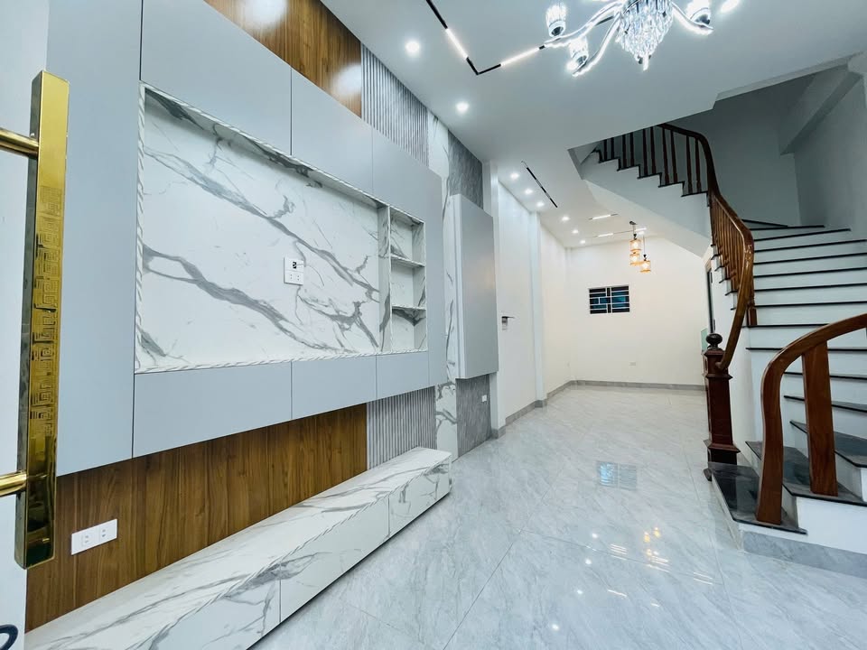 Nhà 5 tầng Kim Chung Hoài Đức 32m² giá 6.76 tỷ - Thiết kế hiện đại, chính chủ!