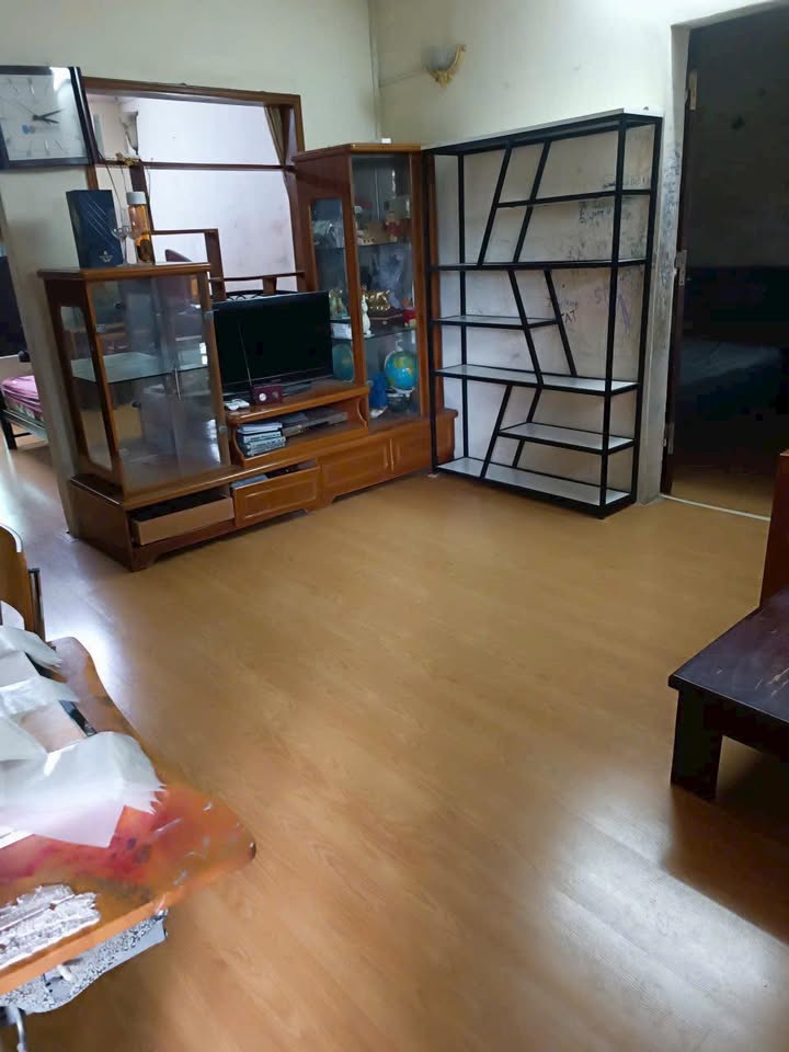 Căn hộ cho thuê 80m² tại Trần Huy Liệu, Ba Đình - Gần hồ và tiện ích