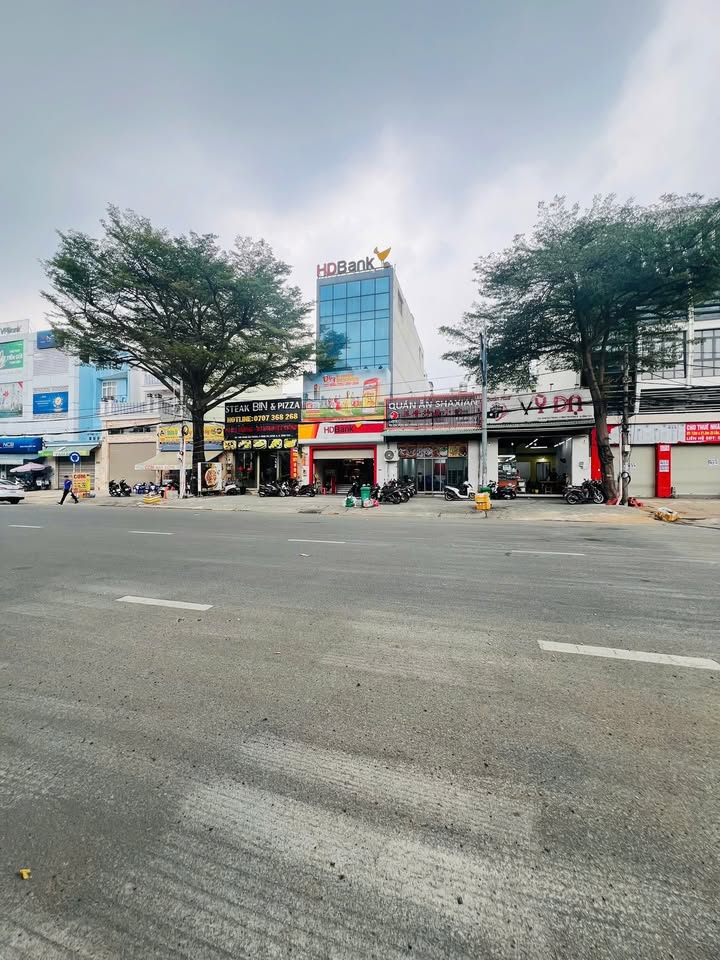 Nhà mặt tiền đường Vành Đai Trong, Bình Trị Đông B, 84m² giá 23.5 tỷ - Đầu tư sinh lời!