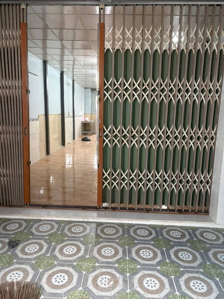 Nhà cho thuê quận 8, diện tích 64m², chỉ 5.5 triệu/tháng - Hẻm xe hơi, gần chợ Phú Lợi!