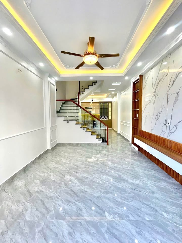 Nhà phố Vĩnh Cát, Hải Phòng 42m² giá 3.68 tỷ - Ô tô vào tận cửa!