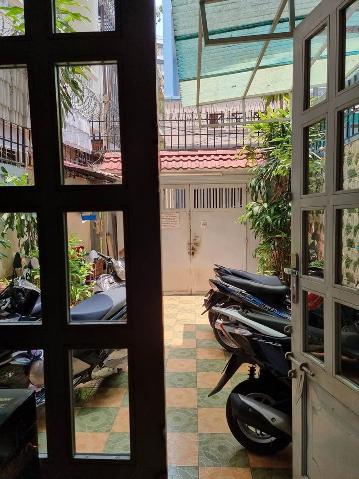 Nhà 5 Tầng Hẻm 21 Trường Sơn 130m² giá 15.8 tỷ - Vừa ở vừa cho thuê!