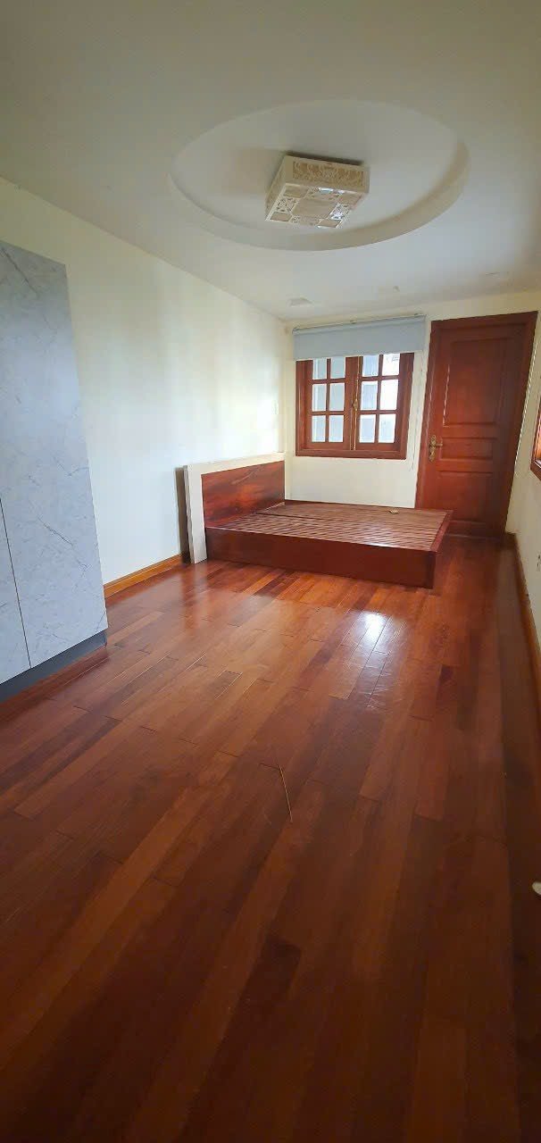 Cho thuê Nhà Mặt Tiền Đường Lê Thị Riêng, Quận 1 - Diện tích 84m², Kinh doanh đa ngành nghề ngay!