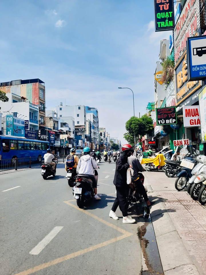 Nhà Bạch Đằng, Bình Thạnh 35m² giá thỏa thuận - Tiện ích đầy đủ xung quanh!