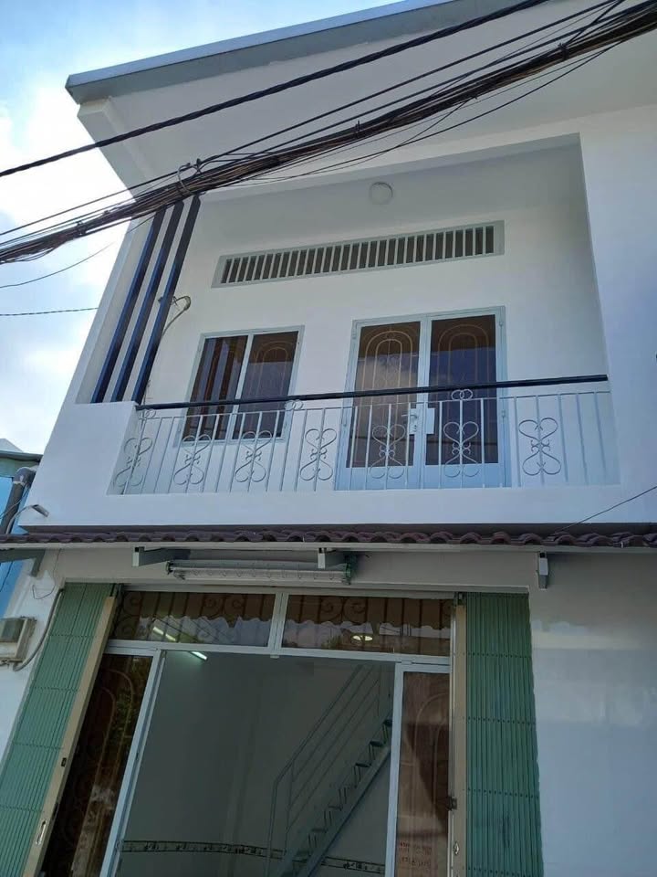 Nhà đẹp 23m² hẻm 5m, Tân Quý, chỉ 2.1 tỷ - Vị trí đắc địa thuận lợi đầu tư!