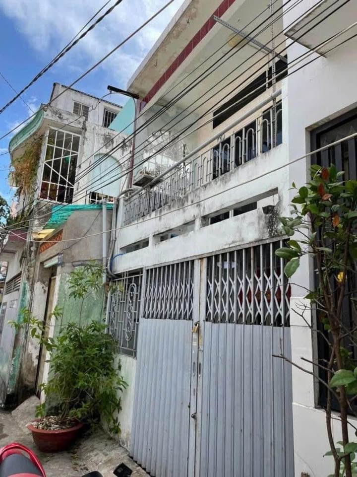 Nhà bán tại Bình Tân 50m² giá chỉ 3.05 tỷ - Sổ hồng riêng, công chứng ngay!