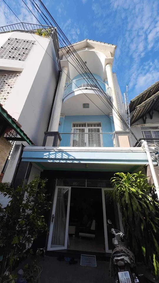 Nhà 3 tầng Lâm Văn Bền 74m² giá 6.6 tỷ - Xe hơi vào tận nhà!