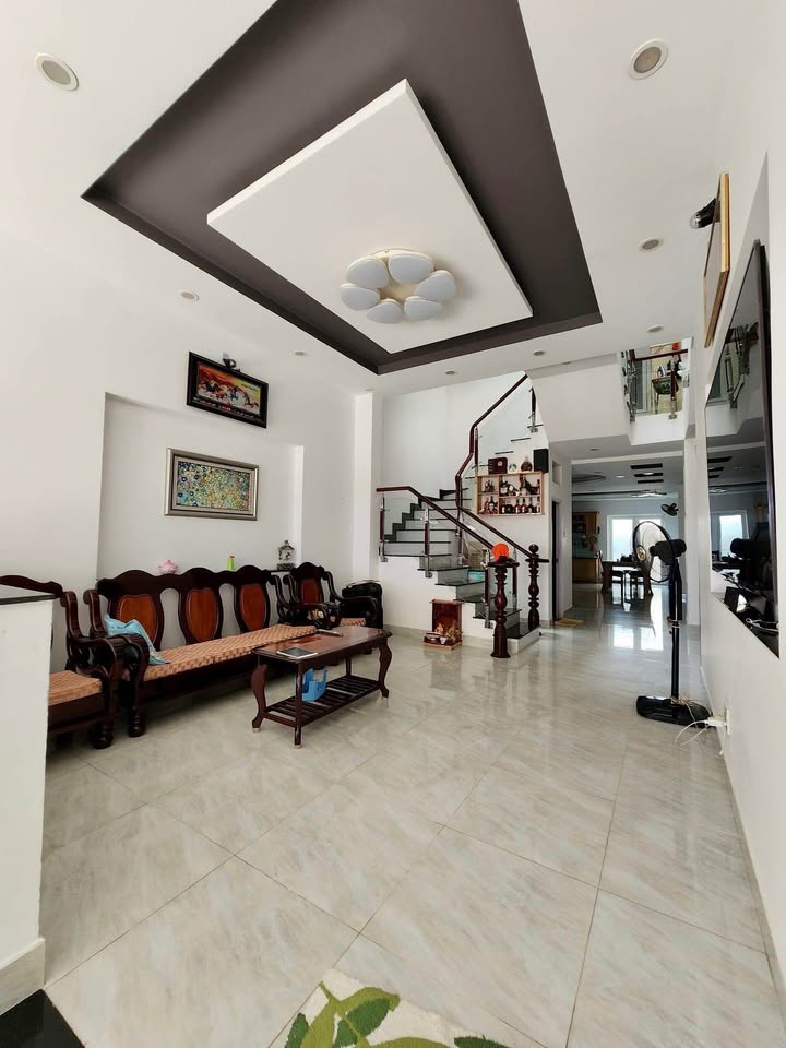 Nhà đẹp trung tâm Quận 2 98m² giá 7.4 tỷ - Hẻm ô tô Nguyễn Duy Trinh