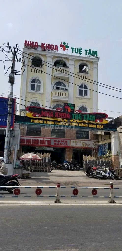 Cho thuê toà nhà 5 tầng Lê Văn Quới, Bình Tân 319m² - Diện tích lớn, phù hợp kinh doanh!