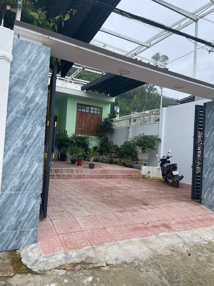 Biệt thự đường Hòa Trung, Bắc Nha Trang 162,5m² giá 6,3 tỷ - Không ngập lụt, gần biển!