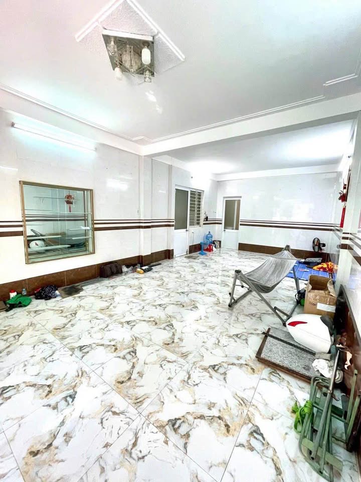 Nhà trọ 2 tầng đường Lý Tự Trọng, phường Lê Lợi, Quy Nhơn 127m² giá 8.7 tỷ - Đang cho thuê dòng tiền 20 triệu/tháng!