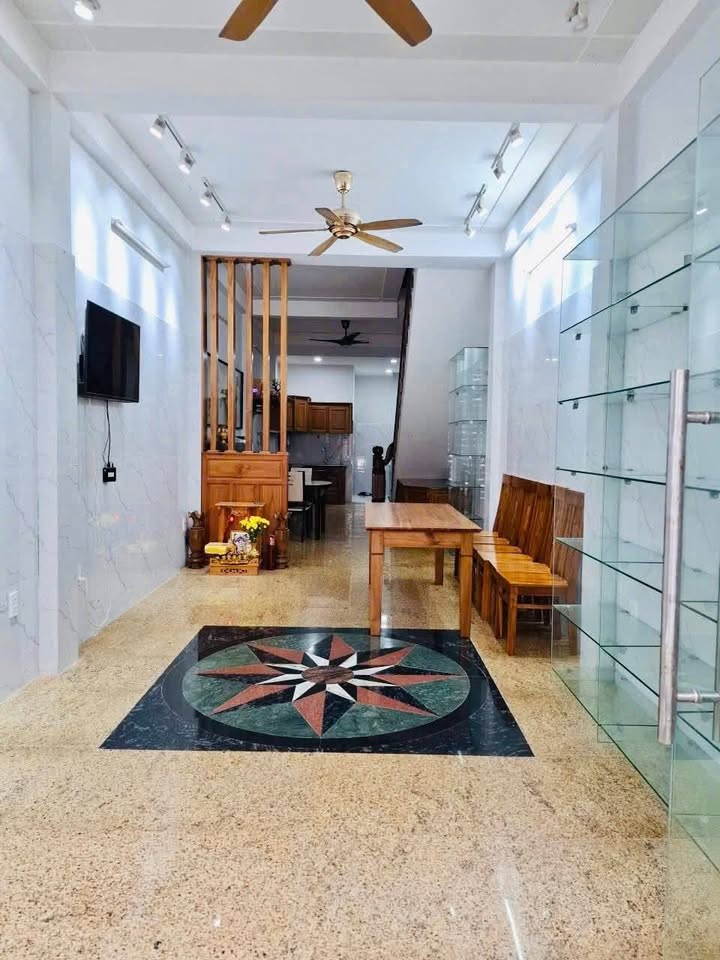 Nhà Mặt Tiền Lý Thường Kiệt, Quy Nhơn 67m² giá 5 tỷ - Cơ hội vàng không thể bỏ lỡ!