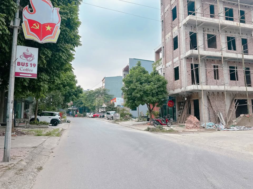 Bán đất ô góc 2 mặt tiền đường Chu Văn An, Dữu Lâu 81m² chỉ 5 tỷ - Kinh doanh sẵn!