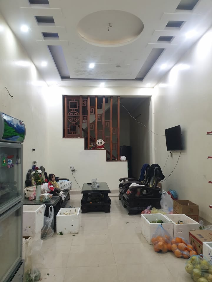 Nhà 3 tầng mặt đường Bãi Vượt, Nam Định 48m² giá 3.8 tỷ - Cơ hội sở hữu tuyệt vời!