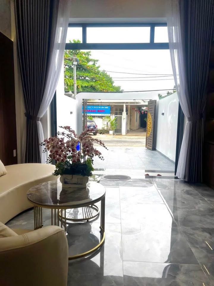 Nhà 3 tầng mới xây mặt tiền Ngô Chân Lưu, Đà Nẵng 82m² giá 6.2 tỷ - Đầy đủ nội thất cao cấp!