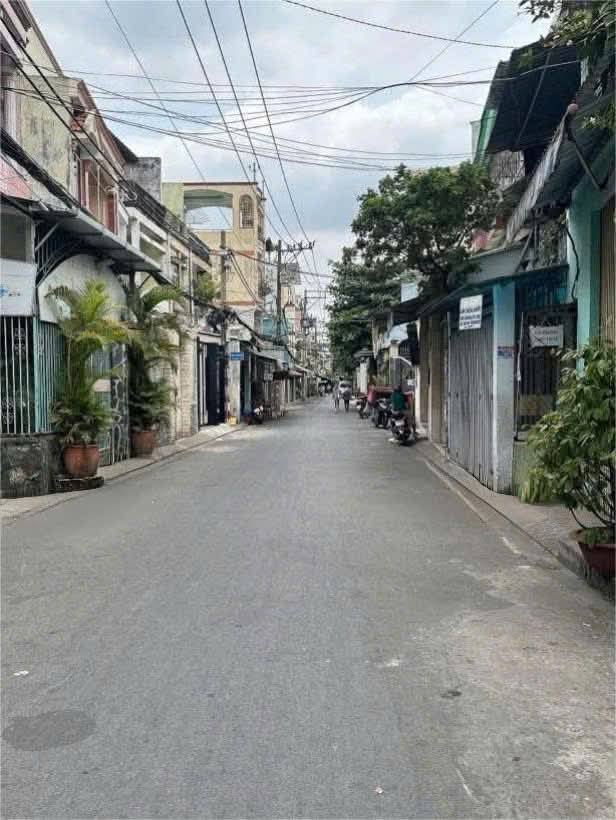 Nhà 3 tầng hiện đại tại Tống Văn Trân, 60m² chỉ 7 tỷ - Full nội thất sang trọng!